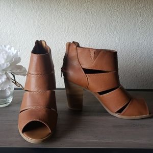 Tan Sonoma Life Style Booties Sandals